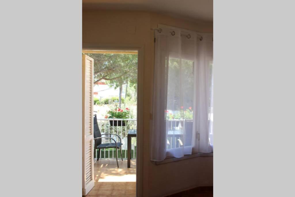 Luxury 4 Bed Apartment On Coastal Footpath At Cap Ras Llança Εξωτερικό φωτογραφία