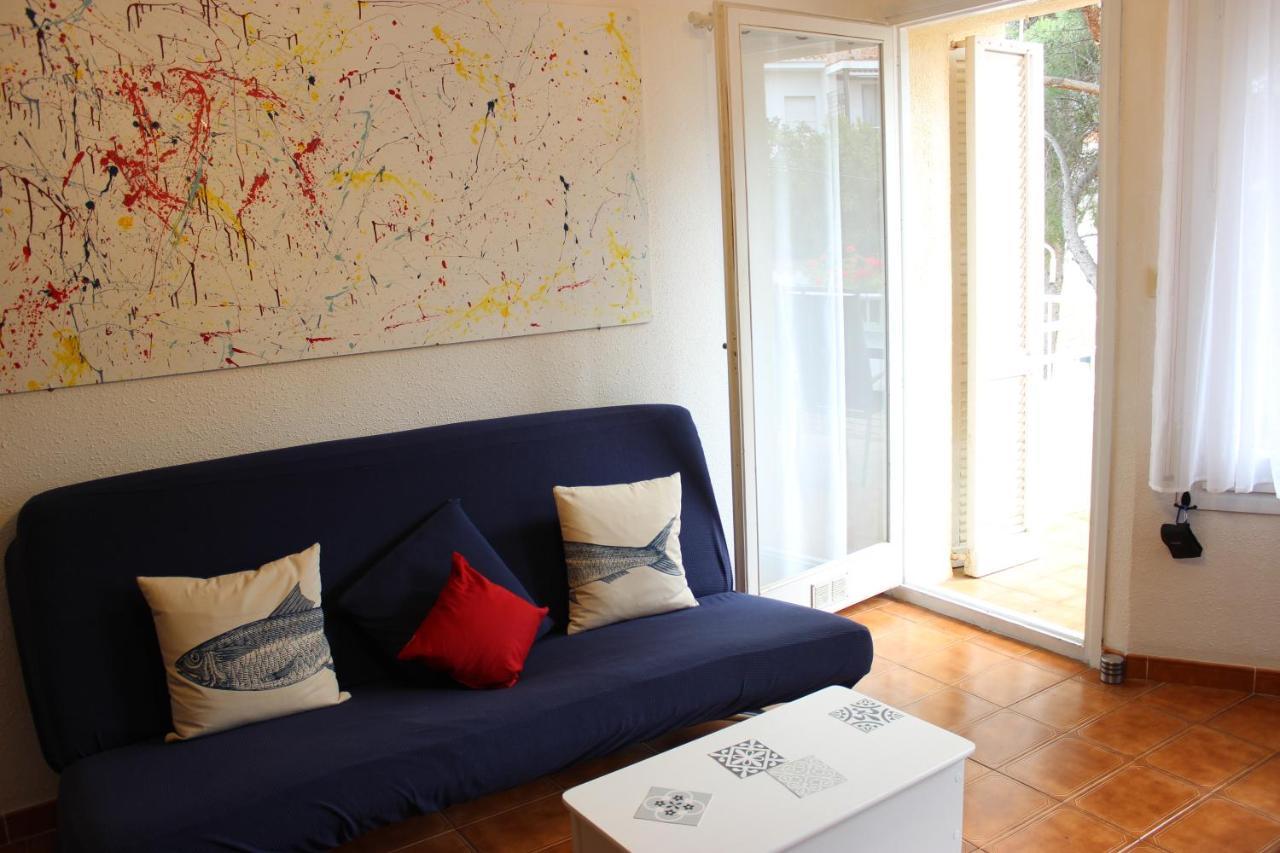 Luxury 4 Bed Apartment On Coastal Footpath At Cap Ras Llança Εξωτερικό φωτογραφία